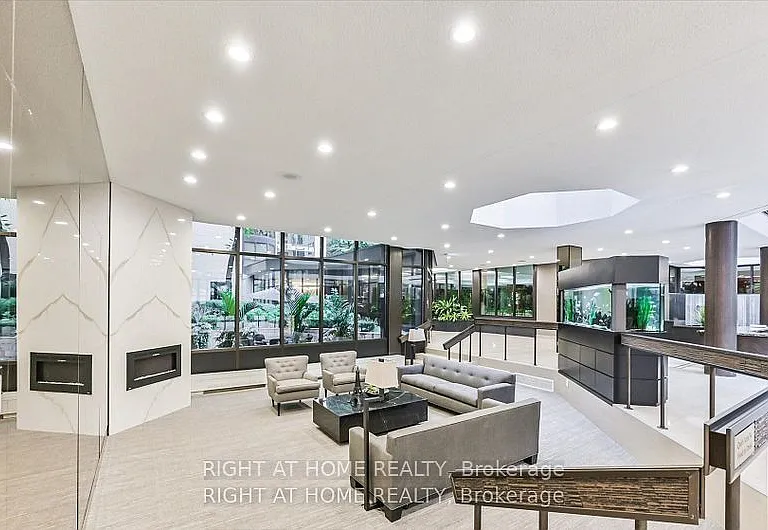 280 Simcoe St #807 — Photo 29