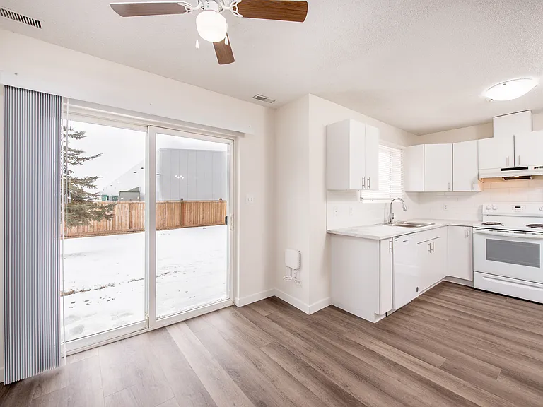 180 Bridgeport Blvd — Photo 6