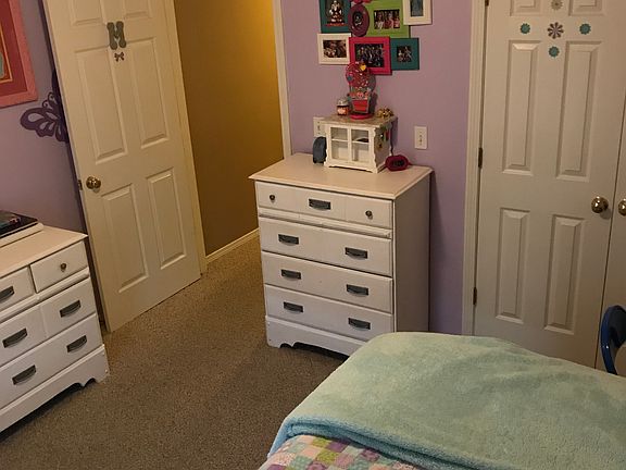 3rd image of 200 Dogwood Dr