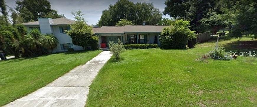 1st image of 122 E Bullard Ave