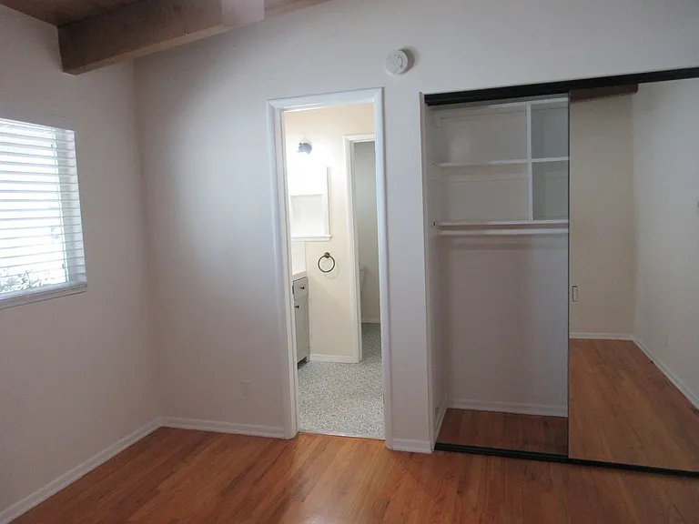 13235 Cumpston St — Photo 32