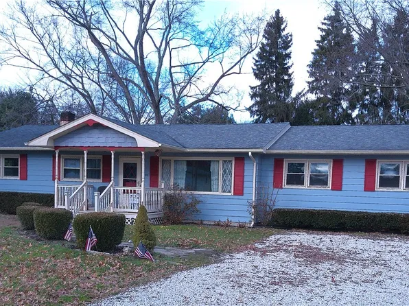 193 Nestledown Dr, Mogadore, OH 44260