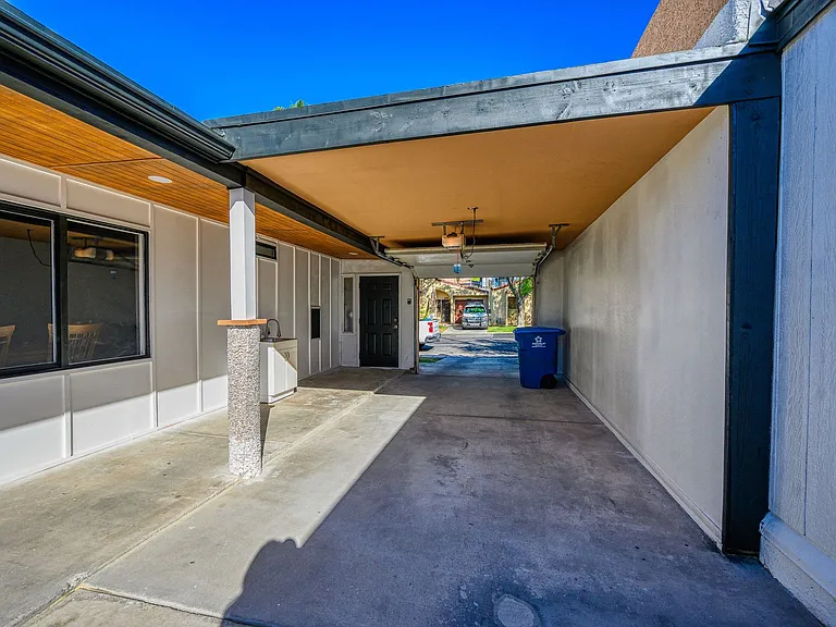 5581 Wheatfield Dr — Photo 3