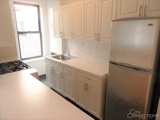 Rented by City Connections Realty | media 18