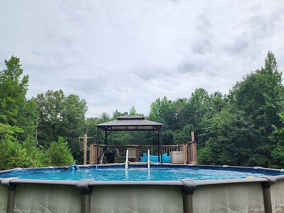 4th image of 570 Sexton Rd