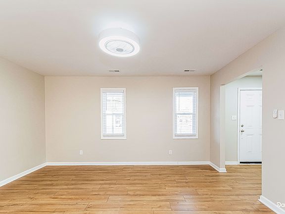 3rd image of 3019 Sprucewood Dr