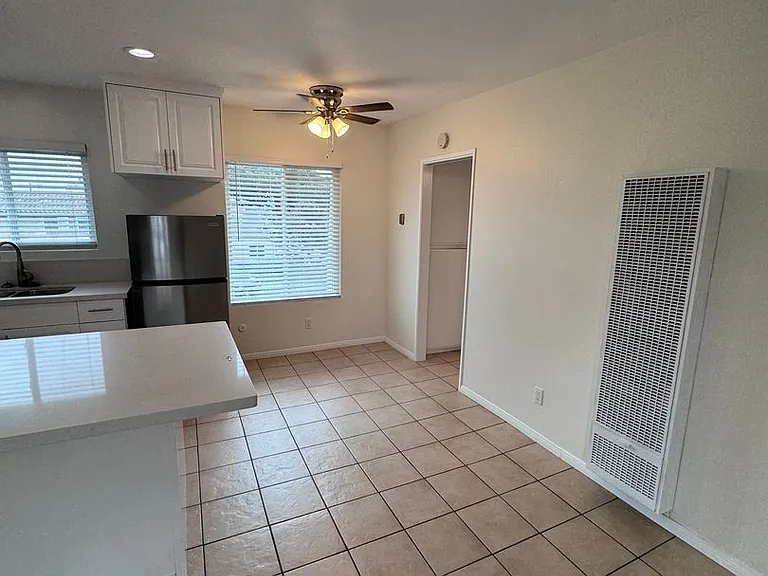 1550 Pacific Beach Dr — Photo 2