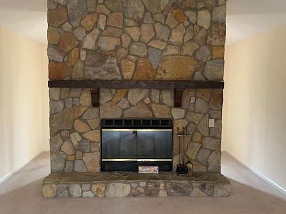 5th image of 70 Carolina Oaks Dr