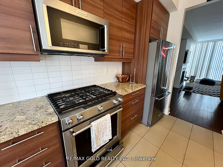 5030 Four Springs Ave — Photo 7