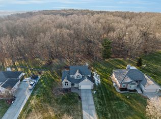 571 Sunrise Dr, Clarkston, MI
