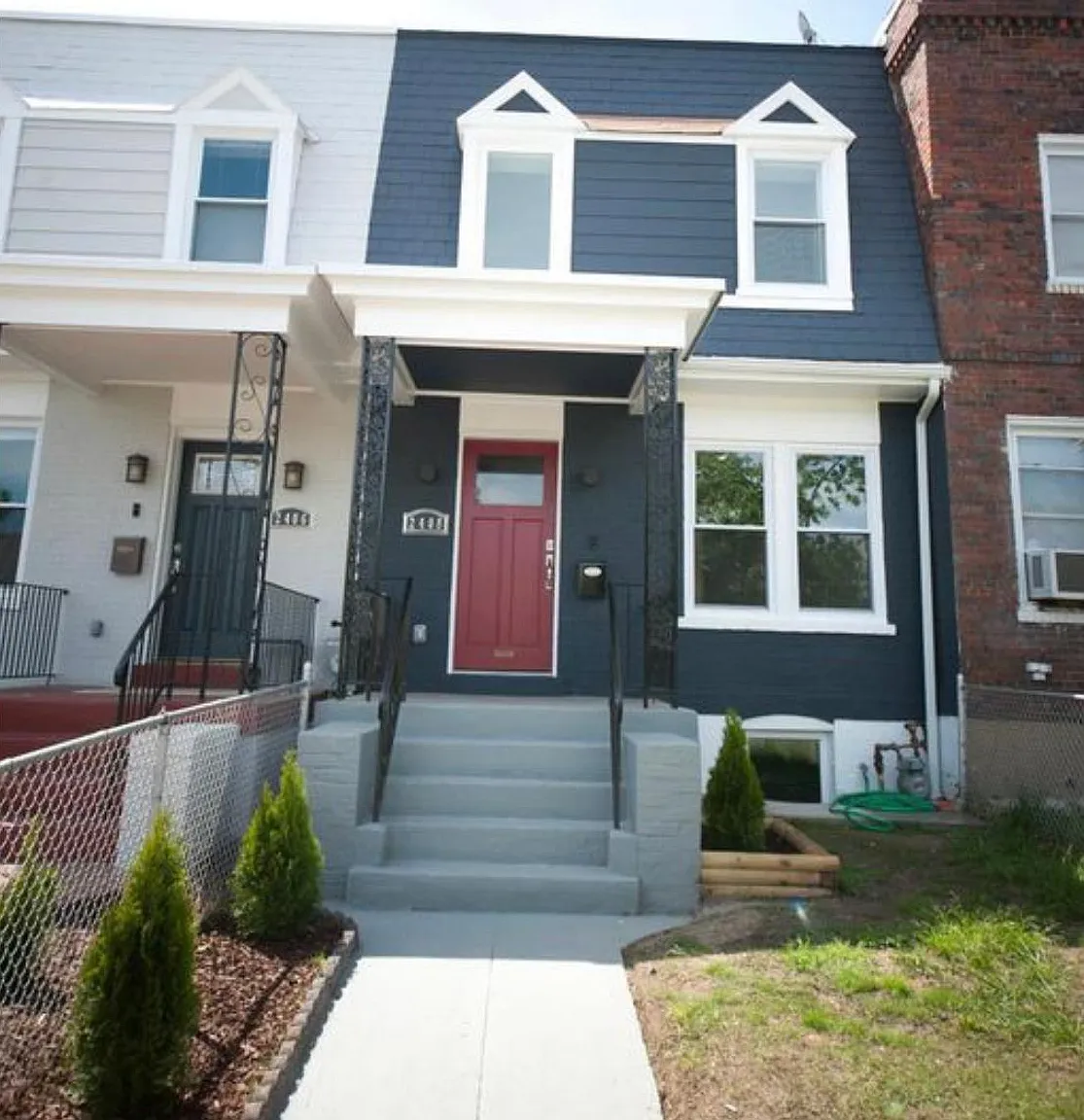 2408 3rd St NE — Photo 1