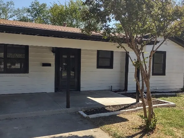 1004 Harris Dr, Euless, TX 76039