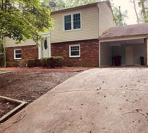 2nd image of 435 River Oak Dr