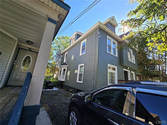 3rd image of 147 Coolidge Ave