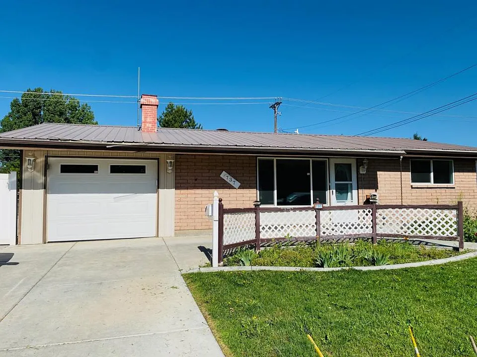 737 Anthon Ave