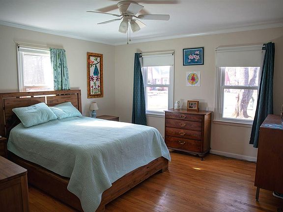 5th image of 16 Barber Ave