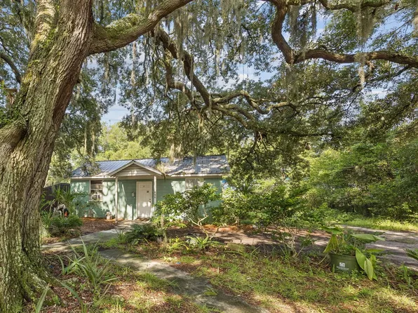 819 S 9th St, Fernandina Beach, FL 32034