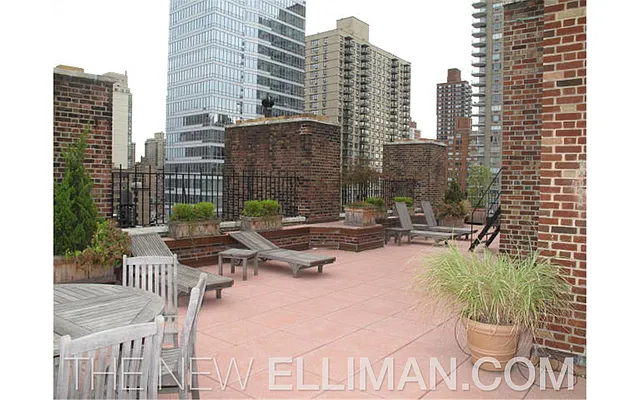 Sold by Douglas Elliman | media 18