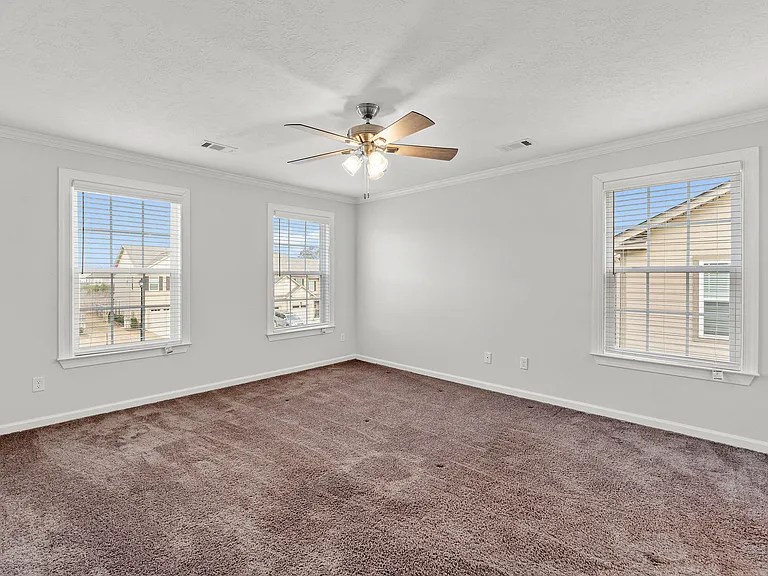 597 Vinings Dr — Photo 26