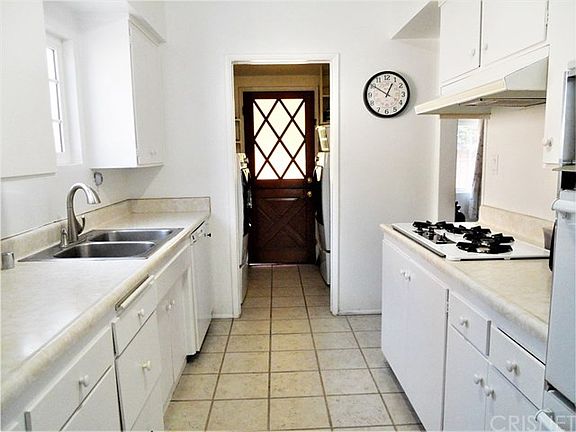 5th image of 8544 Saloma Ave