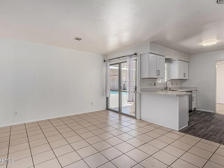 1213 E Riviera Dr — Photo 12