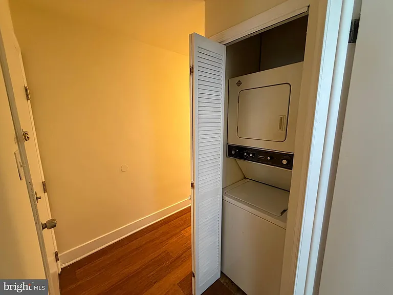 1436 Wolf St #2 — Photo 9