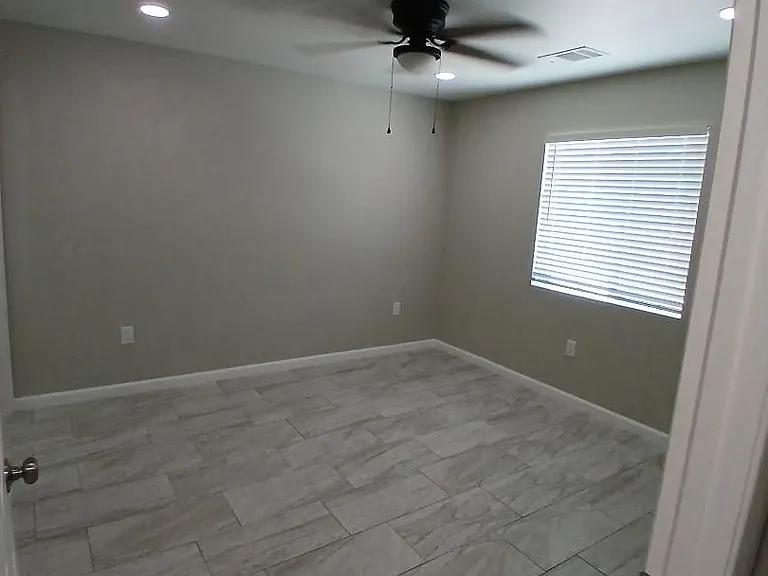 172 W Alamo St — Photo 12
