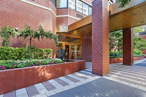 Rented by Corcoran | media 9