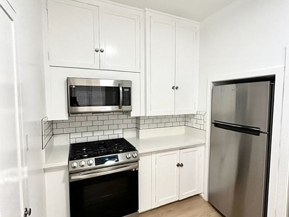 5th image of 513 Fair Oaks Ave #F