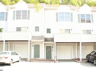 22 Woods Edge Rd #422, Rockaway, NJ 07866