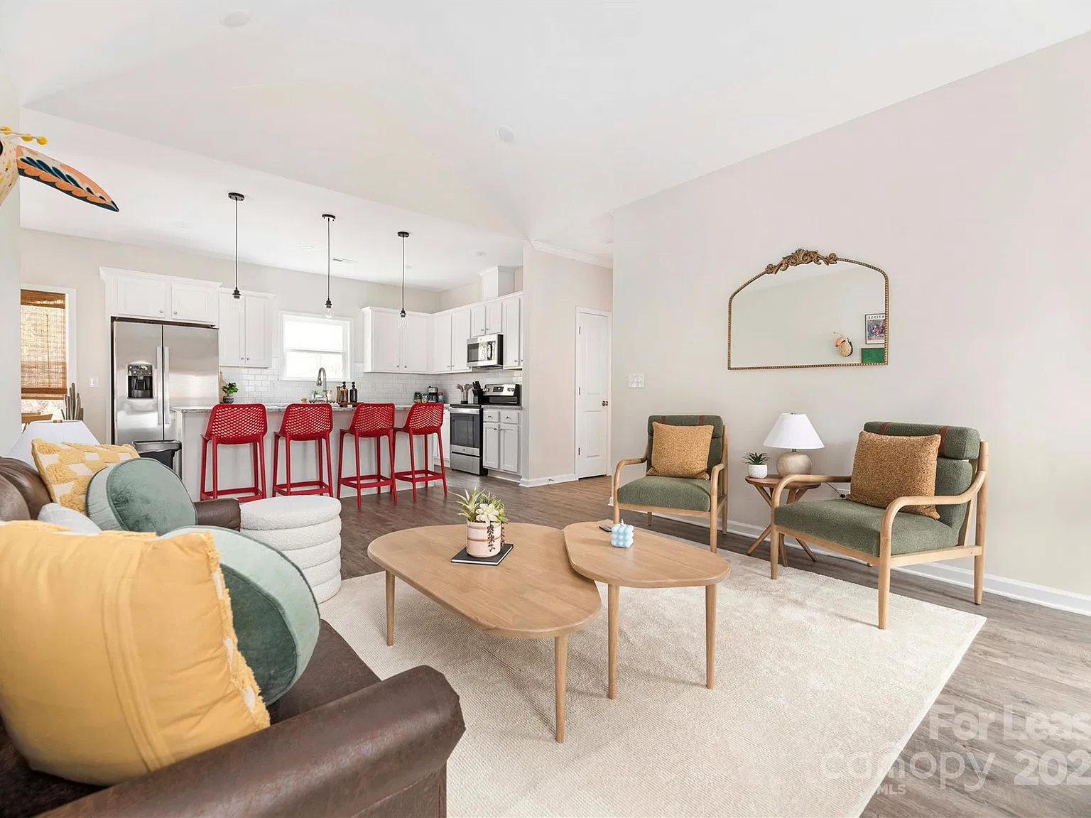 3 bed, 2.0 bath, 1300 sqft, $3,600 — Photo 4