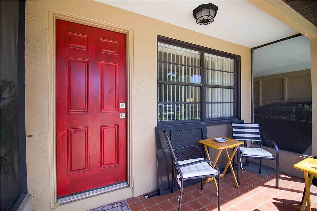 3 bed, 1.0 bath, 1068 sqft, $2,150 — Photo 4