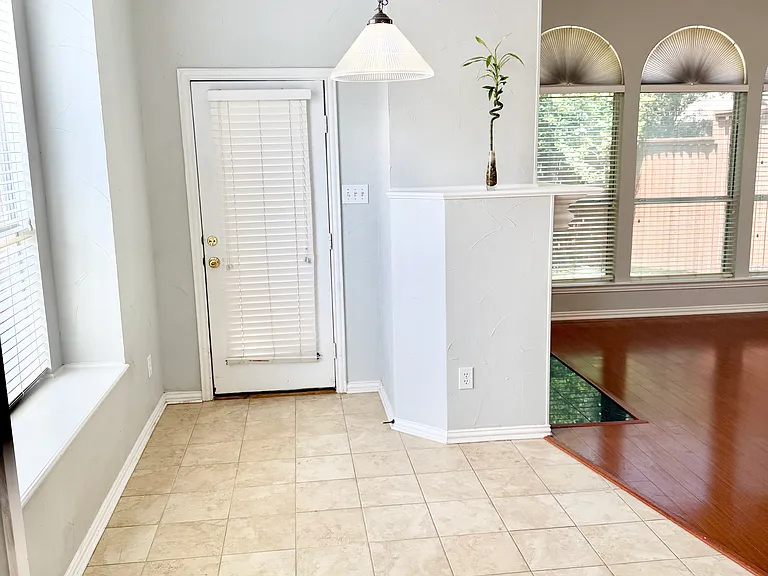 507 Gifford Dr — Photo 8