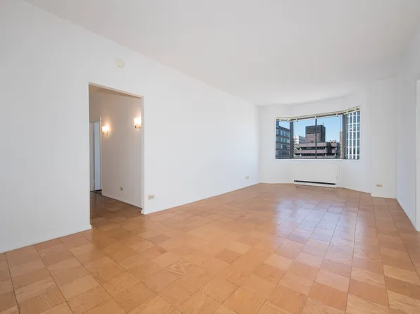 429 East 52nd Street 36H image 2 of 22