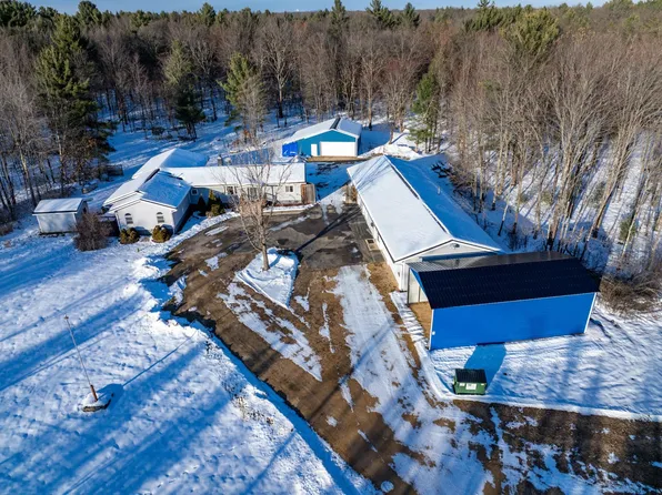 W6266 39th St, New Lisbon, WI 53950