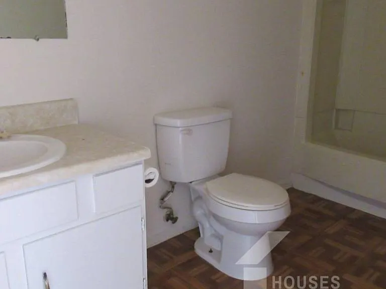 601 W Floyd Baker Blvd #3A — Photo 9