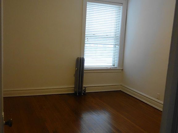 3rd image of 1216 W Lunt Ave APT 1