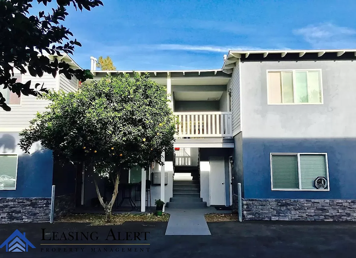 2 bed, 1000 sqft, $2,750 — Photo 2