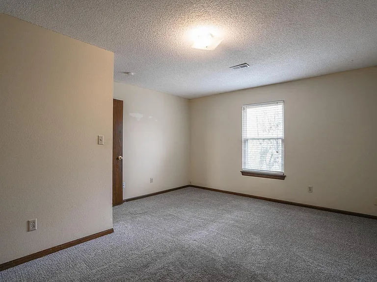 609 SE Bayberry Ln #A — Photo 29