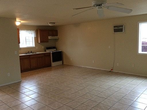 4th image of 2703 Fairbanks Ave