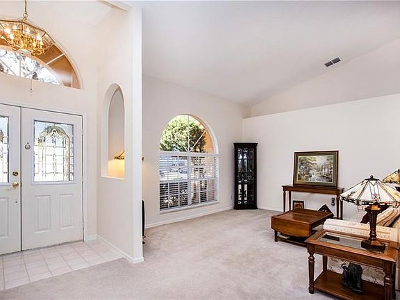 2nd image of 9614 Glenox Ln