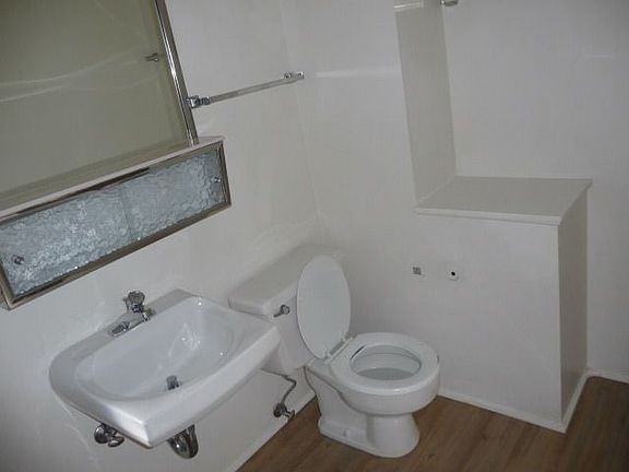 4th image of 360 Oak Dr