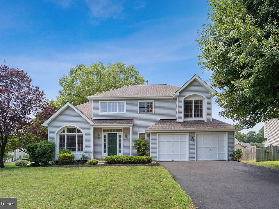 1st image of 1 Wren Way Ct