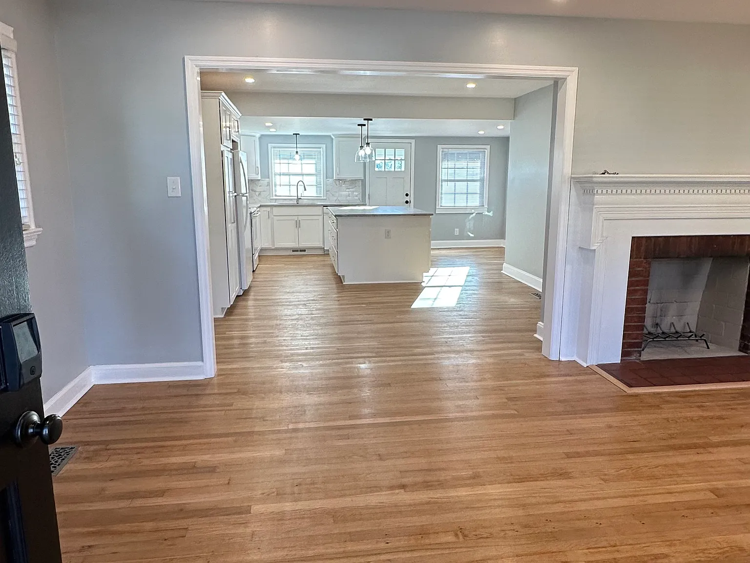 3 bed, 1225 sqft, $1,800 — Photo 4