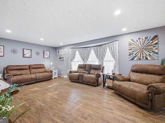 5th image of 43 Ridgeview Dr SE