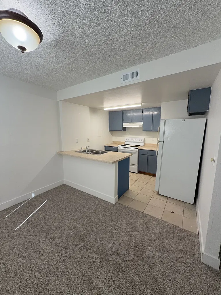 2 bed, 816 sqft, $1,195 — Photo 4