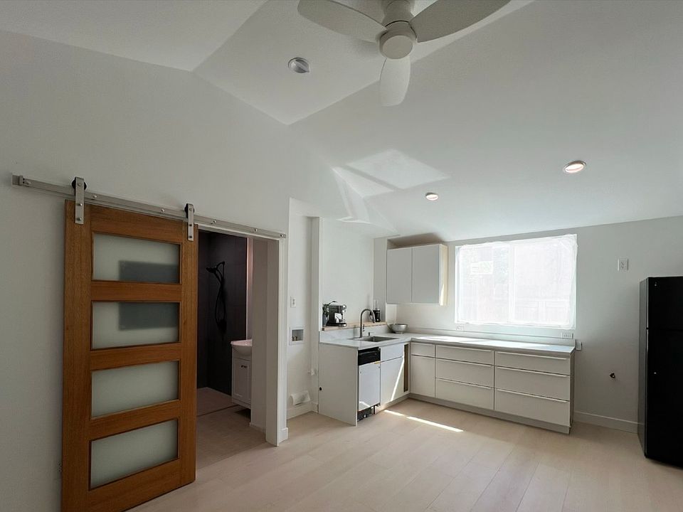 1st image of 642 W 10th St