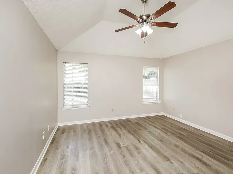 956 Jessica Lauren Cv — Photo 8