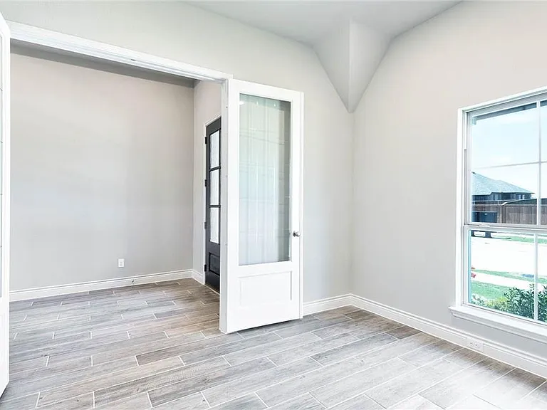 1730 Holmwood Dr — Photo 15