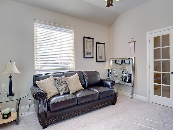 3rd image of 8213 Yukon Ln